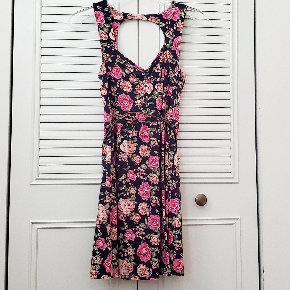 Forever 21 Floral Pattern Fitted Spring Dress